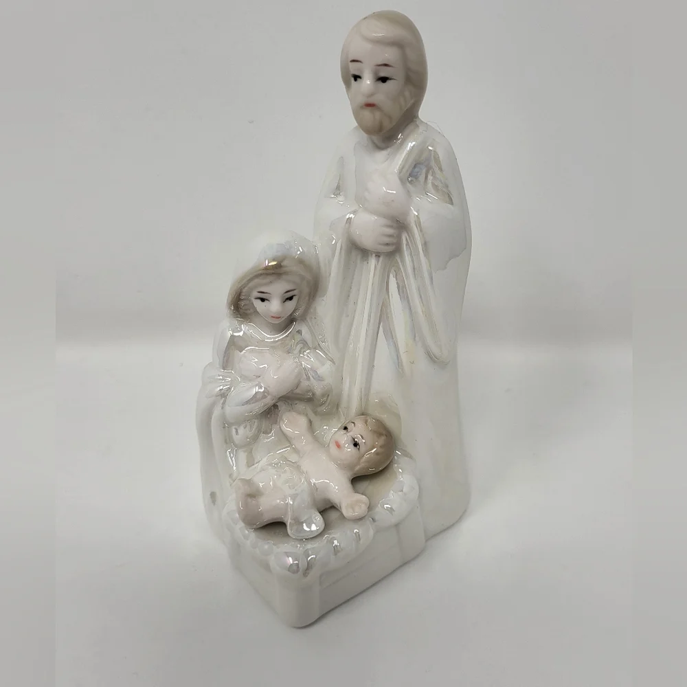 Pier 1 Holy Family Nativity Baby Jesus Mary Joseph Christmas iridescent Figurine